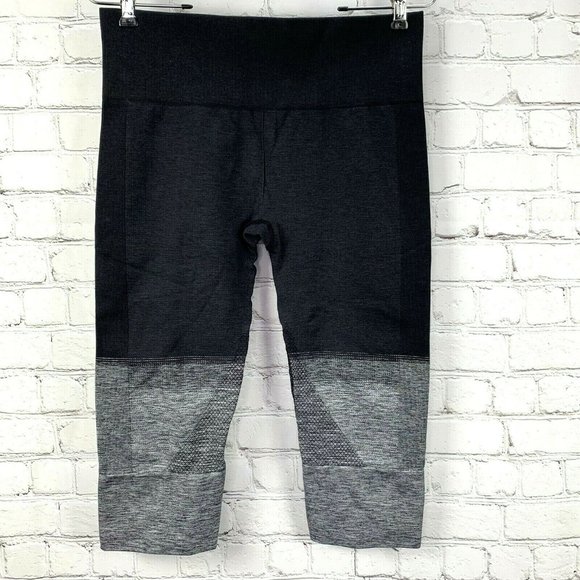 Lululemon Seamlessly Street Crop Leggings Ribbed Black Gray sz 8 Wide Waistband - Picture 1 of 5